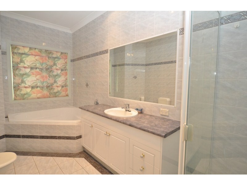 24 Christa Way, Benowa Waters QLD 4217