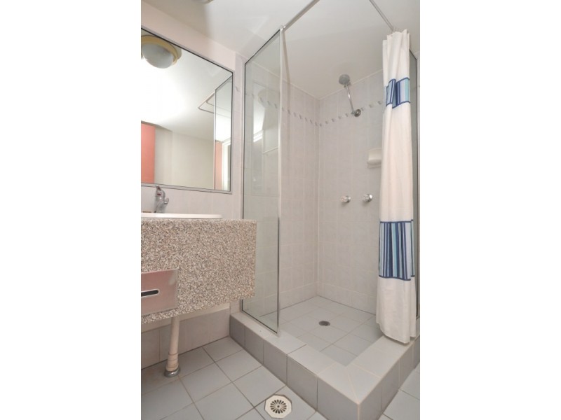 16/2 Barney Street, Southport QLD 4215