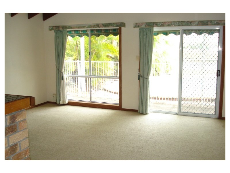 19 Longboat Place, Biggera Waters QLD 4216