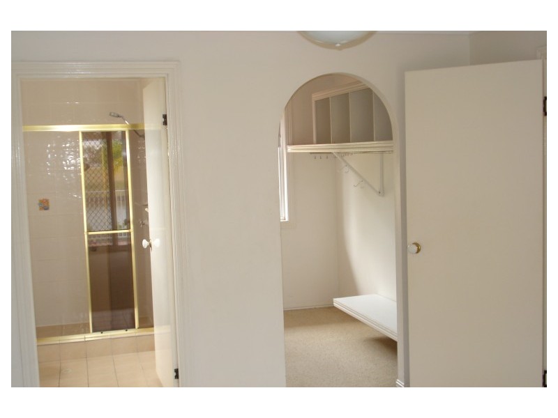 19 Longboat Place, Biggera Waters QLD 4216