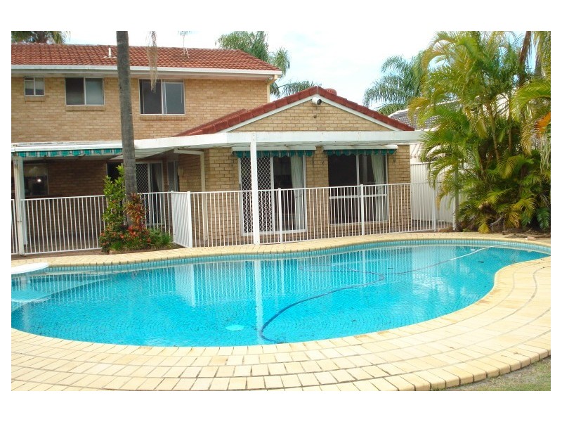 19 Longboat Place, Biggera Waters QLD 4216