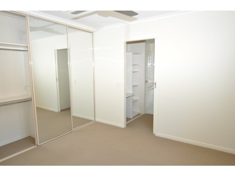 32 Simbai Street, Runaway Bay QLD 4216