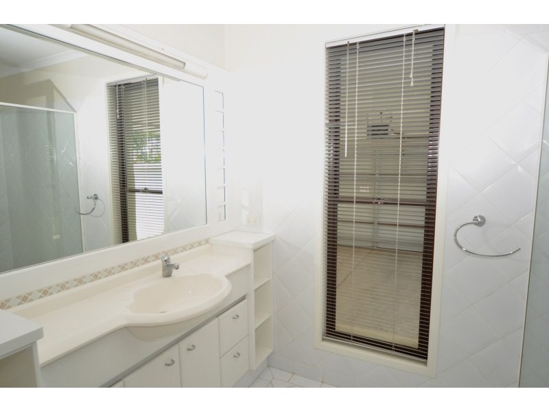 32 Simbai Street, Runaway Bay QLD 4216