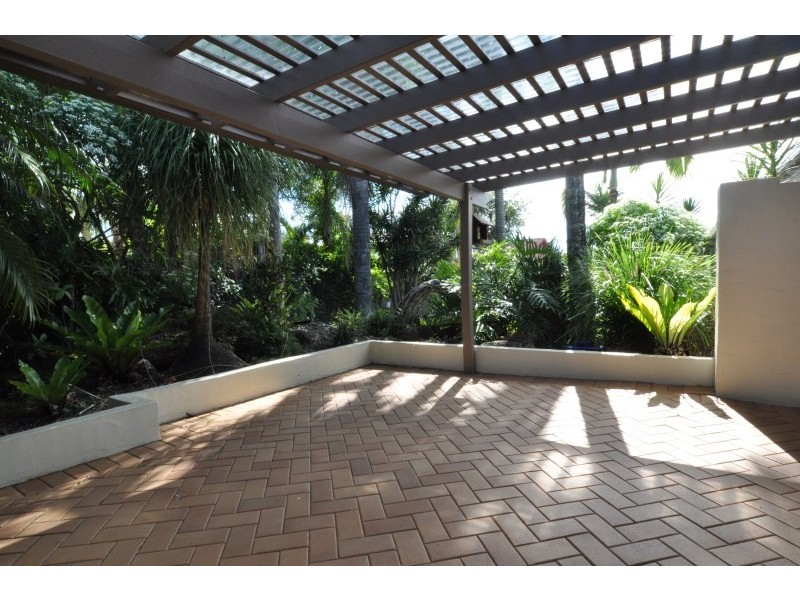 32 Simbai Street, Runaway Bay QLD 4216