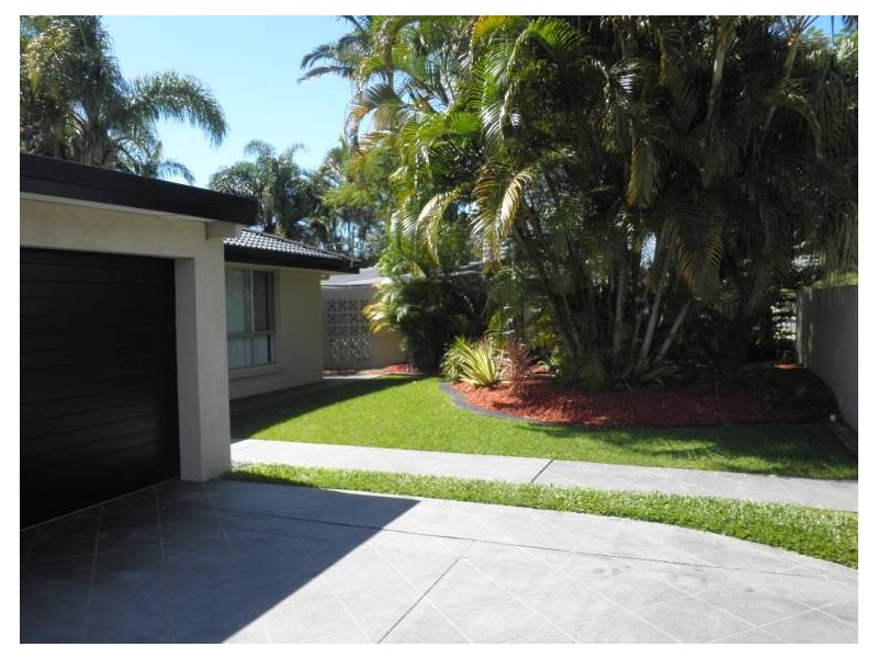 35 Clam Street, Runaway Bay QLD 4216