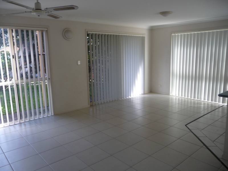 18/127 Greenacre Drive, Parkwood QLD 4214