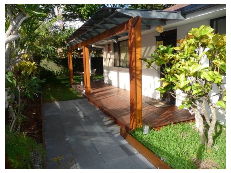 2/42 Howard Street, Runaway Bay QLD 4216