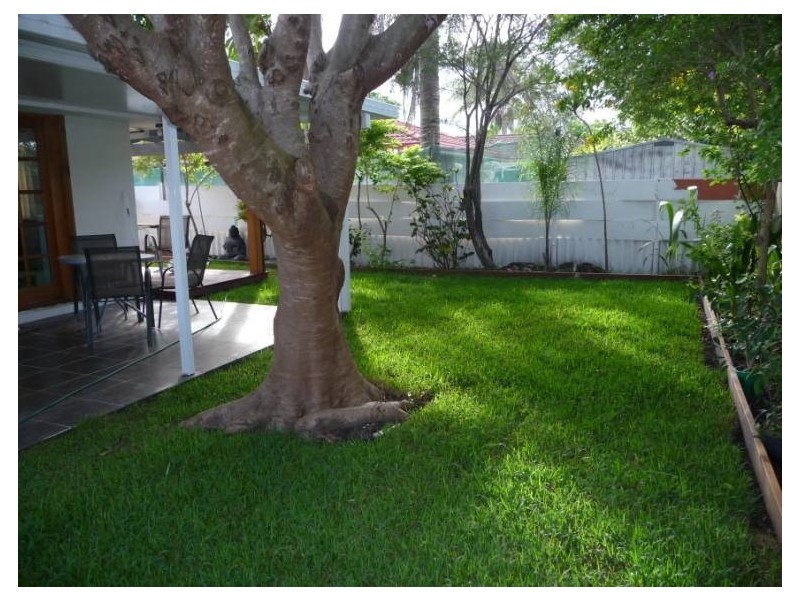 2/42 Howard Street, Runaway Bay QLD 4216