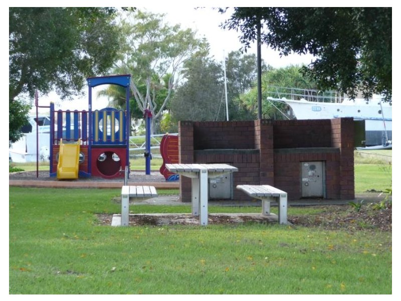 2/42 Howard Street, Runaway Bay QLD 4216