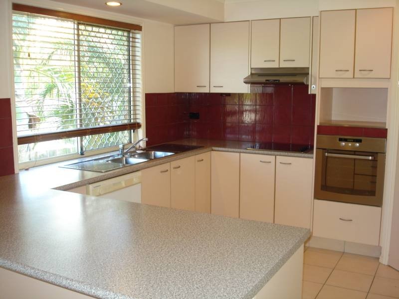 17 Floyd Court, Parkwood QLD 4214