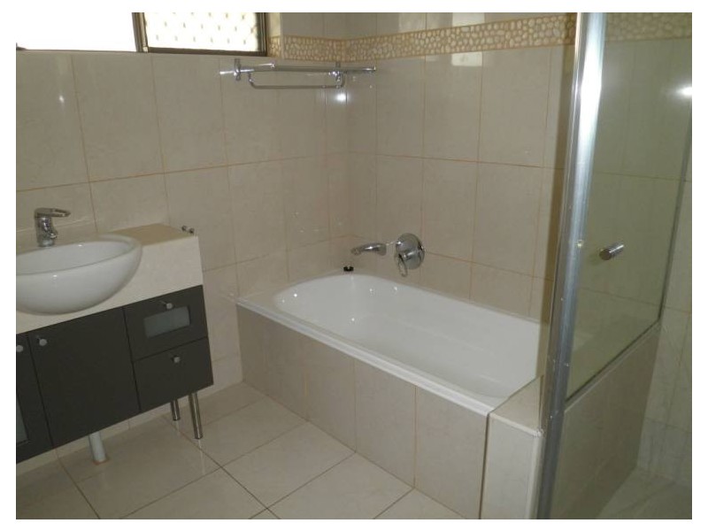 8 Marco Polo Place, Hollywell QLD 4216