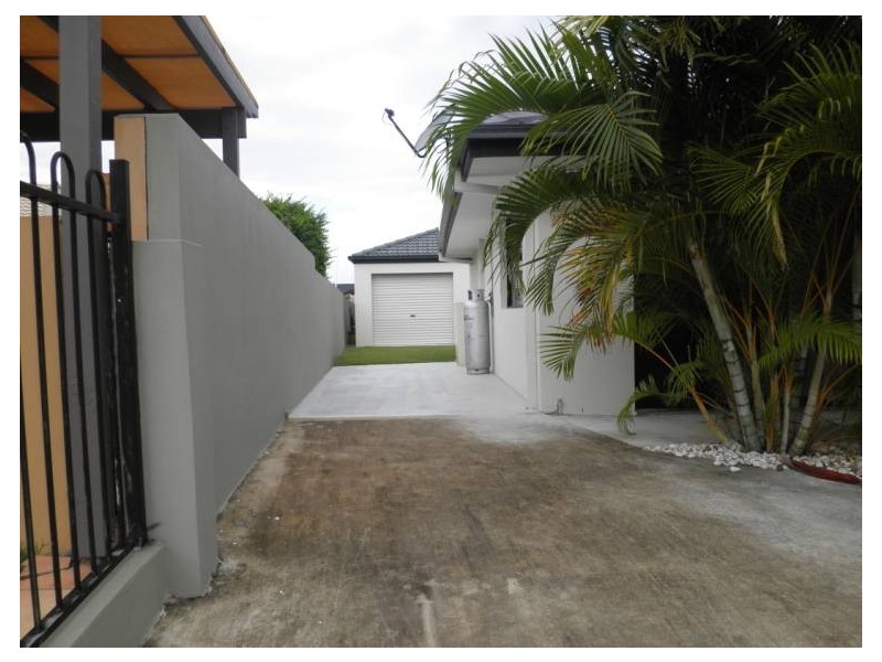 8 Marco Polo Place, Hollywell QLD 4216