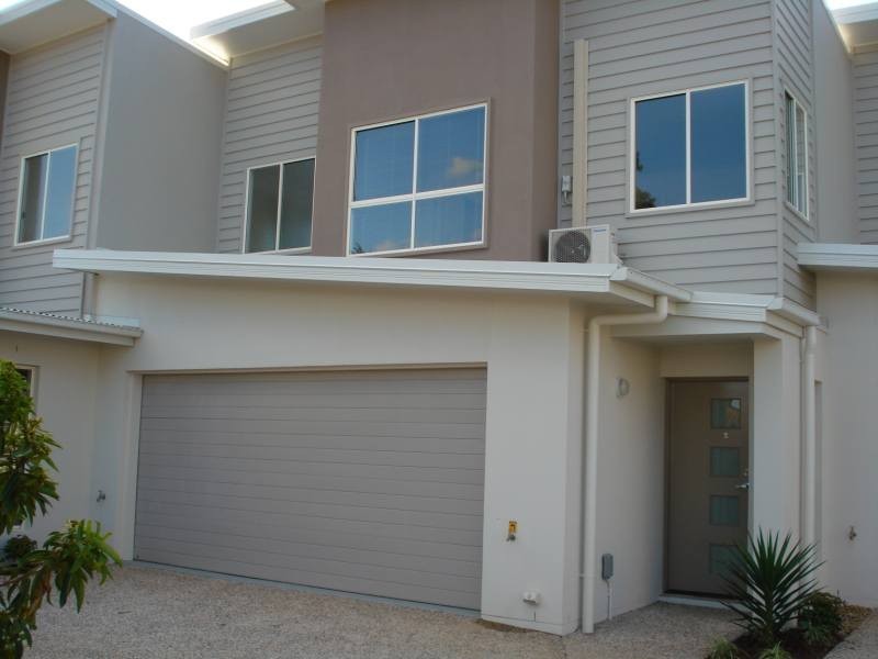 2/49 Usher Avenue, Labrador QLD 4215