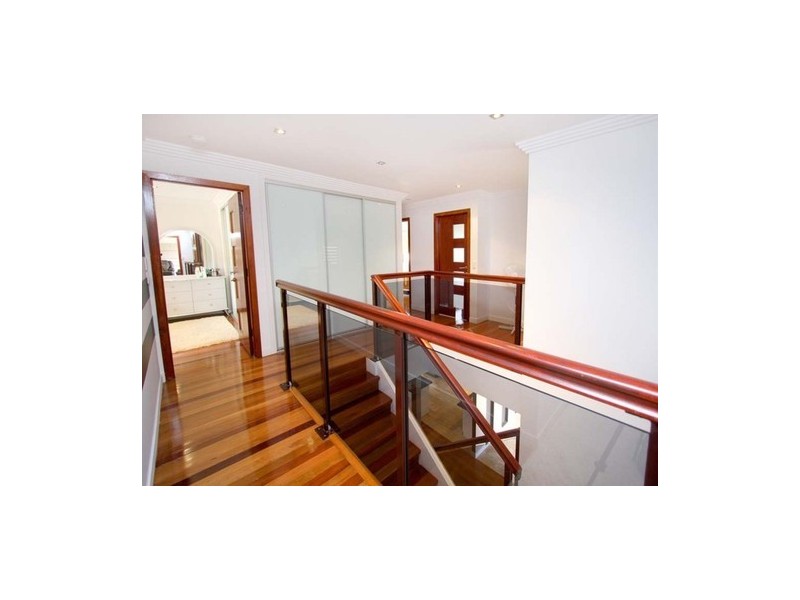 316 Bayview Street, Hollywell QLD 4216