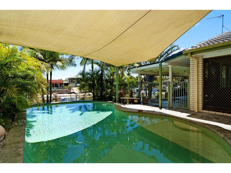 9 Nautilus Place, Biggera Waters QLD 4216