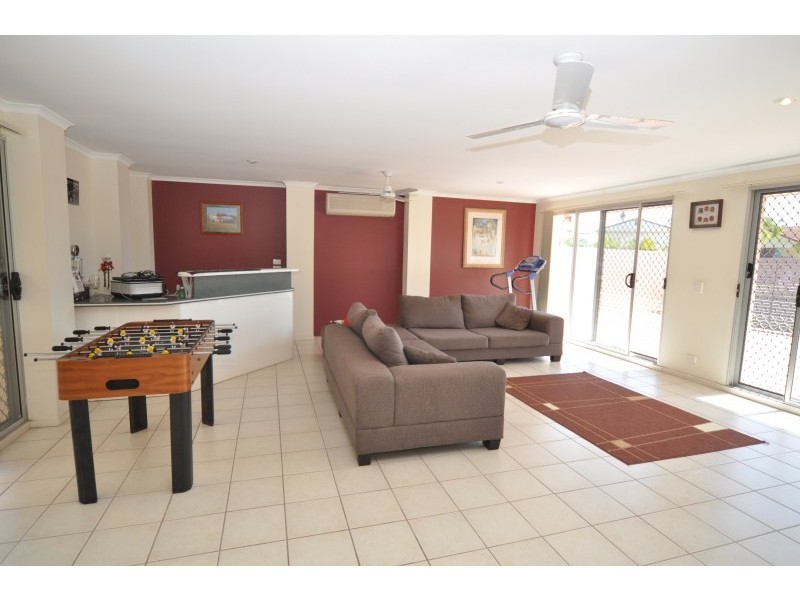 36 Sunbird Avenue, Paradise Point QLD 4216