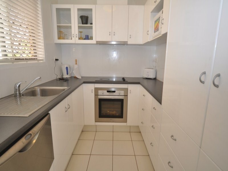 19 Nalkari Street, Coombabah QLD 4216