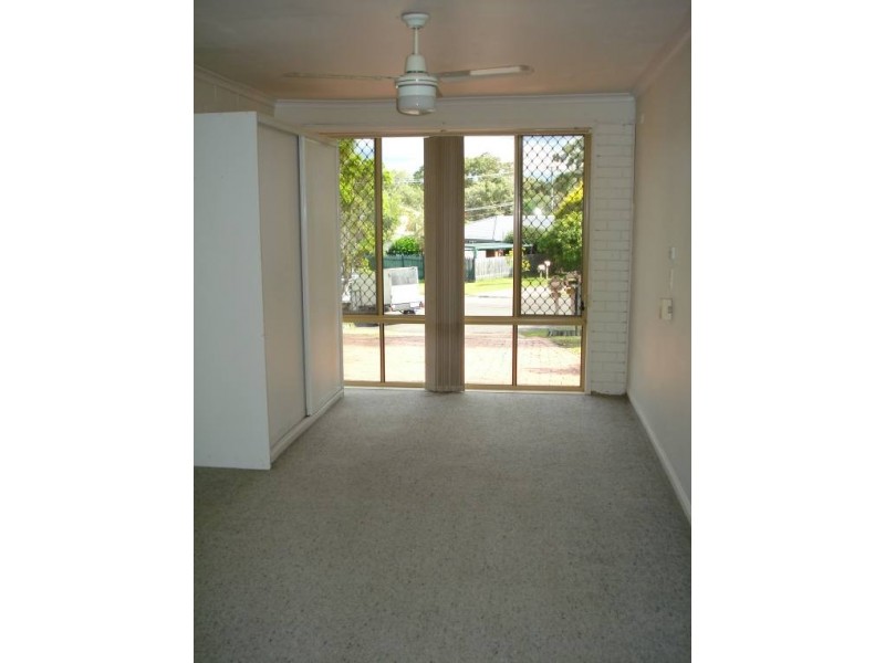 2/5 Jupiter Close, Labrador QLD 4215