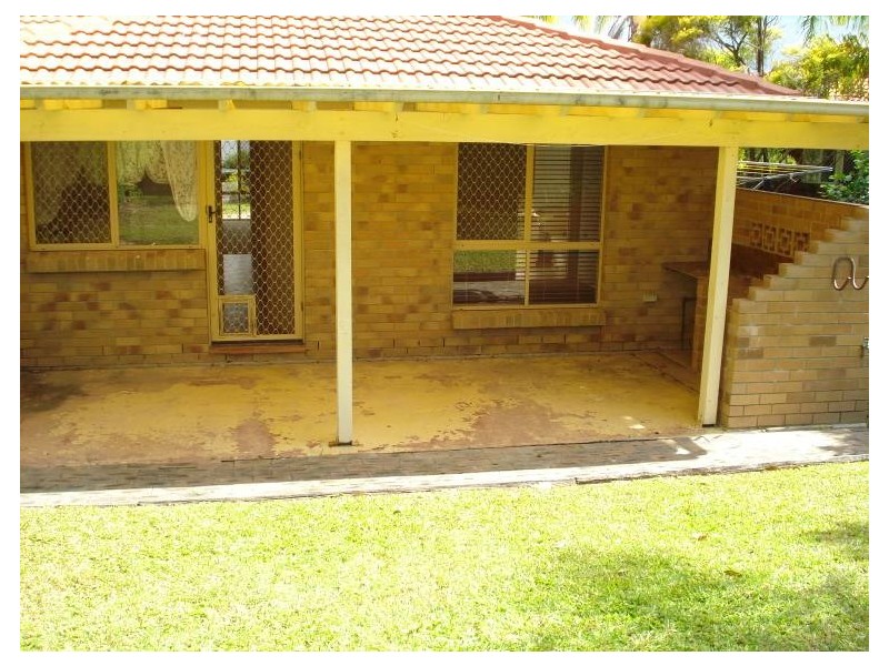 2/5 Jupiter Close, Labrador QLD 4215