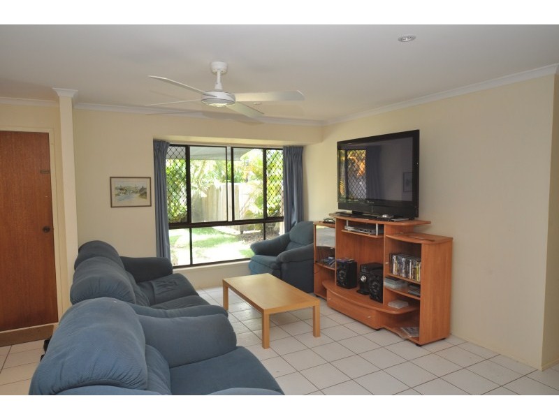 2/9 Possum Crescent, Coombabah QLD 4216