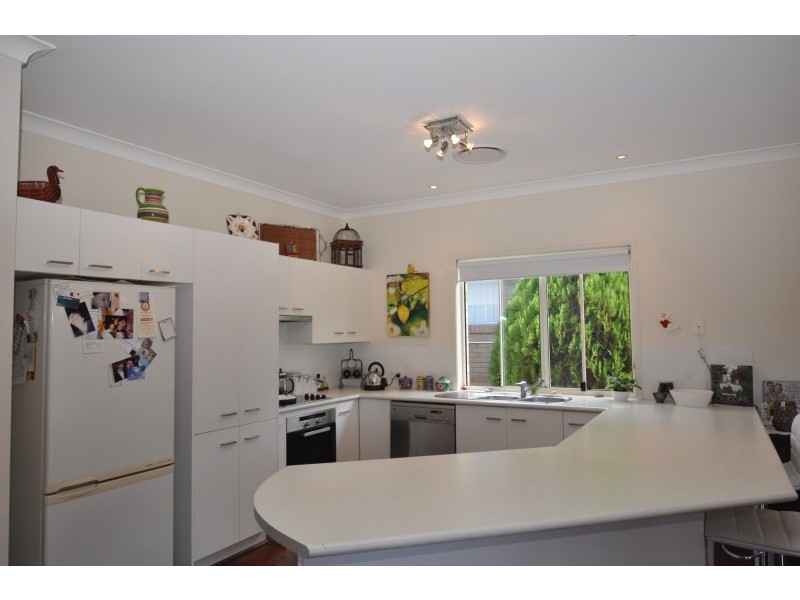 17 Swallow Avenue, Paradise Point QLD 4216