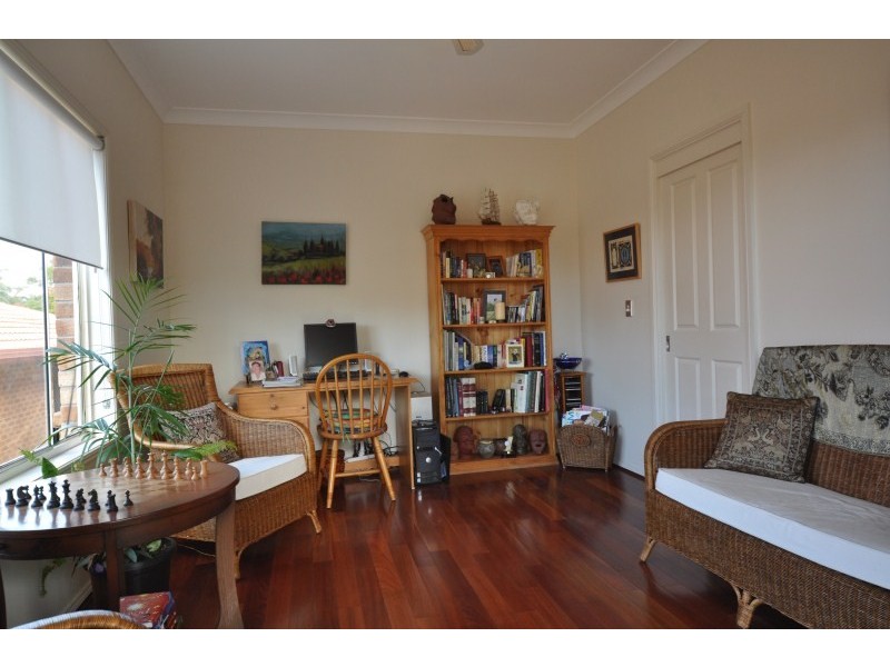 17 Swallow Avenue, Paradise Point QLD 4216