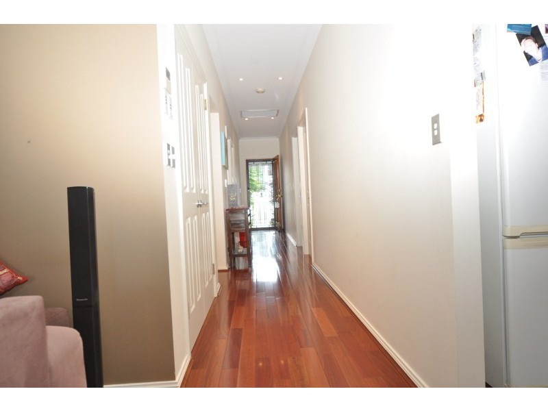 17 Swallow Avenue, Paradise Point QLD 4216