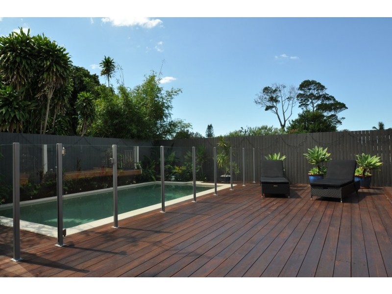 17 Swallow Avenue, Paradise Point QLD 4216