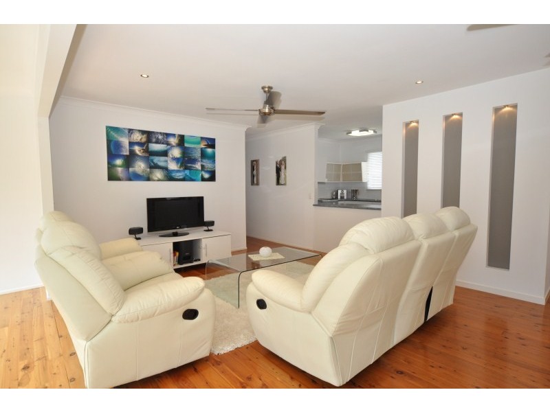 36 Stradbroke Street, Biggera Waters QLD 4216