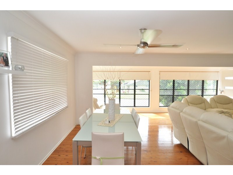 36 Stradbroke Street, Biggera Waters QLD 4216