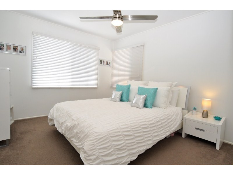 36 Stradbroke Street, Biggera Waters QLD 4216