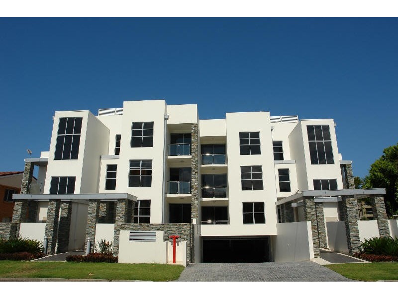 2/27 Madang Crescent, Runaway Bay QLD 4216