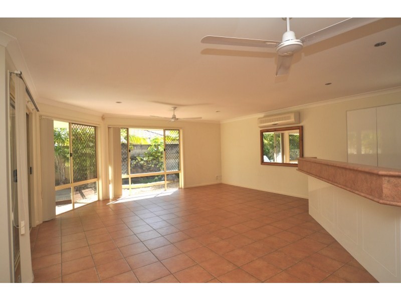 6 Grande Terrace, Helensvale QLD 4212