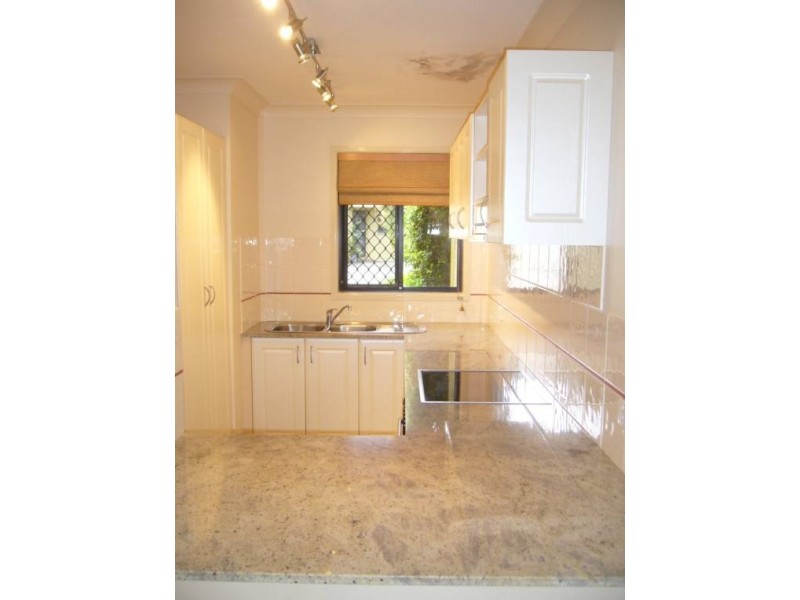 3/72 Imperial Parade, Labrador QLD 4215