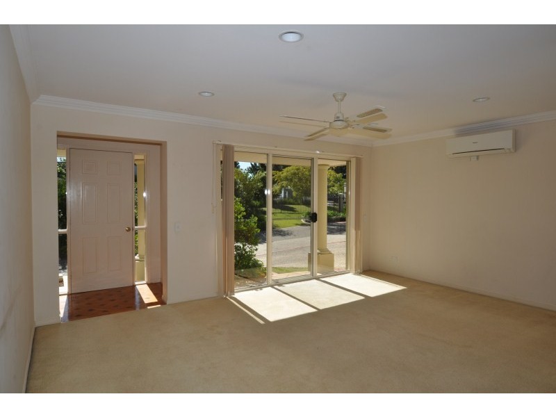 2/433 Brisbane Road, Coombabah QLD 4216