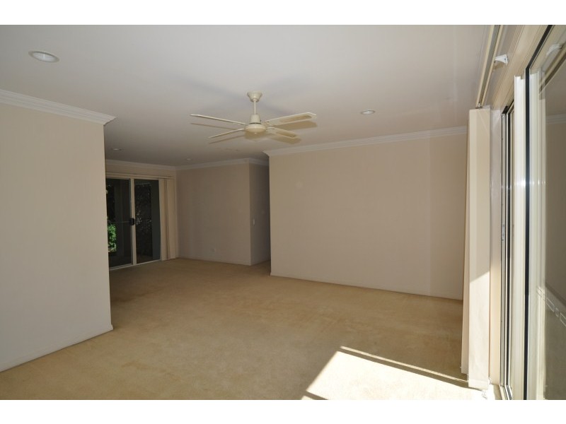 2/433 Brisbane Road, Coombabah QLD 4216