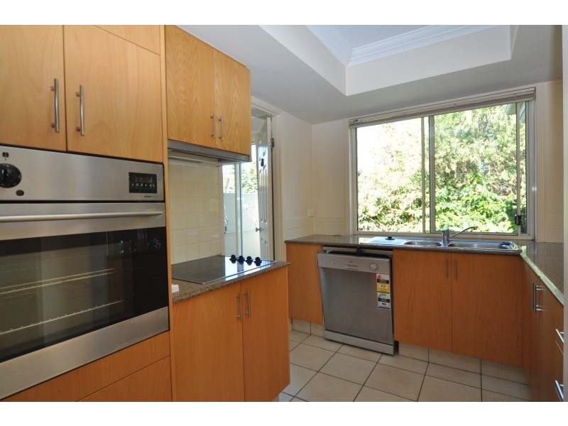 2/433 Brisbane Road, Coombabah QLD 4216