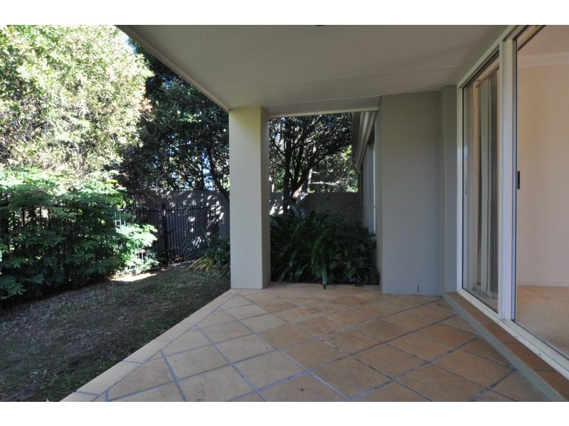 2/433 Brisbane Road, Coombabah QLD 4216