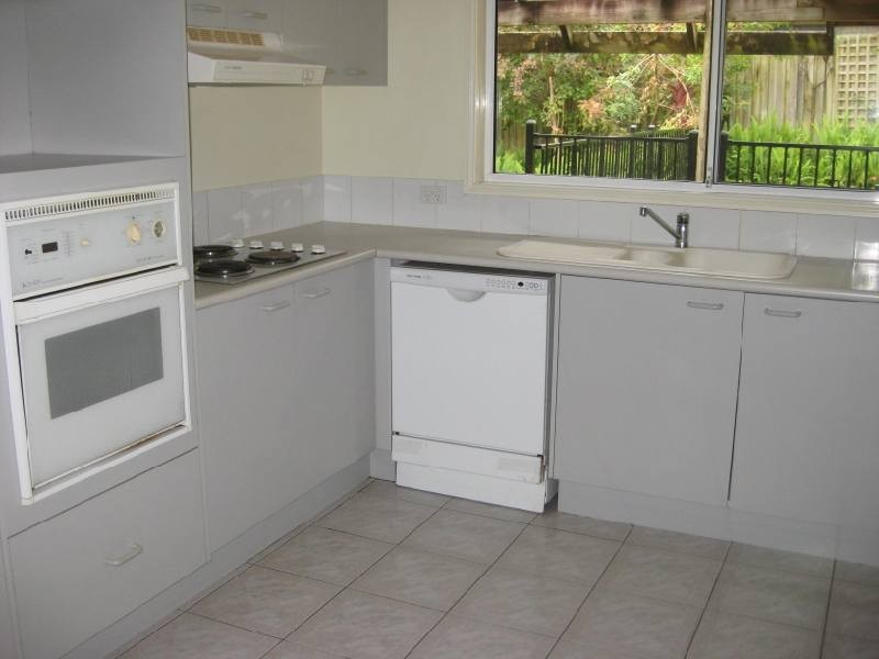 18 Gary Player Crescent, Parkwood QLD 4214