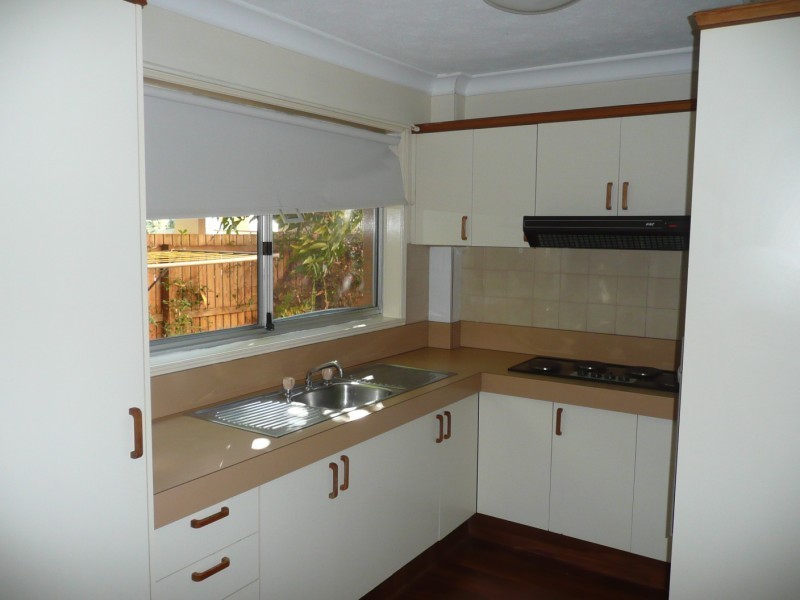 2/9 Taylor Street, Biggera Waters QLD 4216