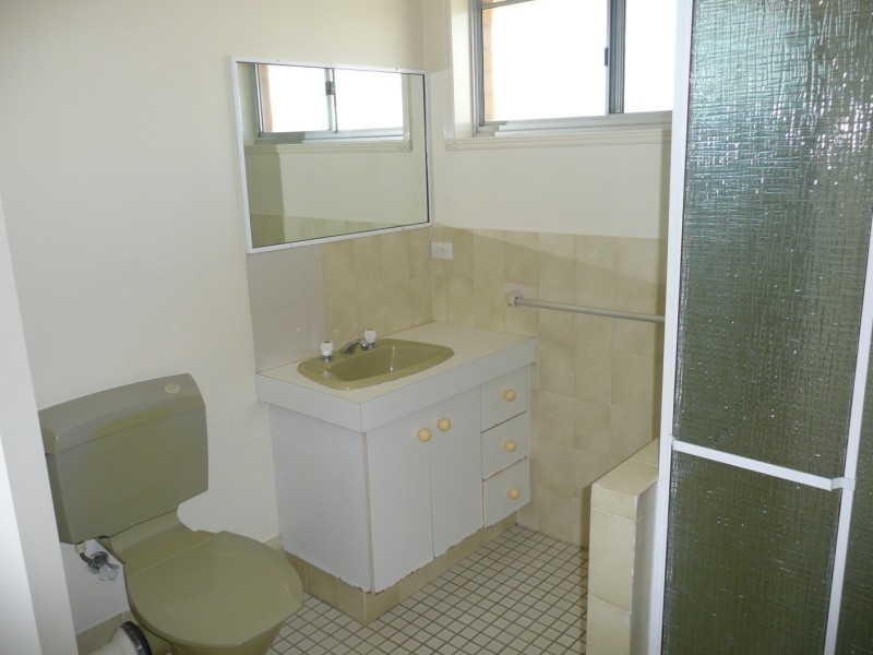 2/9 Taylor Street, Biggera Waters QLD 4216