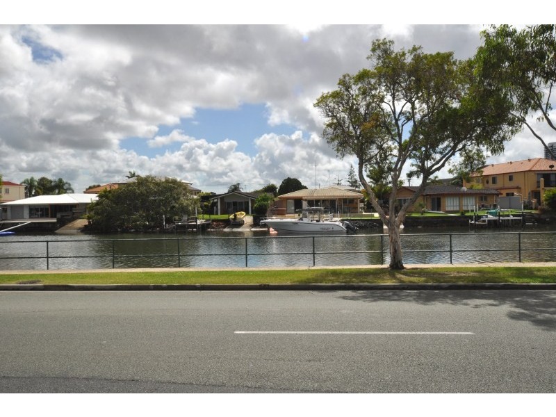 1/32 Burrows Street, Biggera Waters QLD 4216