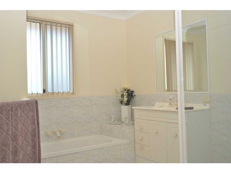 1/32 Burrows Street, Biggera Waters QLD 4216