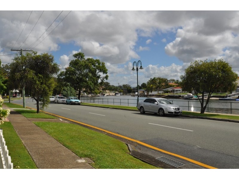 1/32 Burrows Street, Biggera Waters QLD 4216
