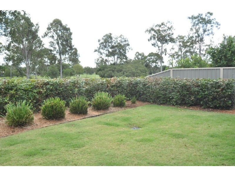 10 Chip In Place, Helensvale QLD 4212