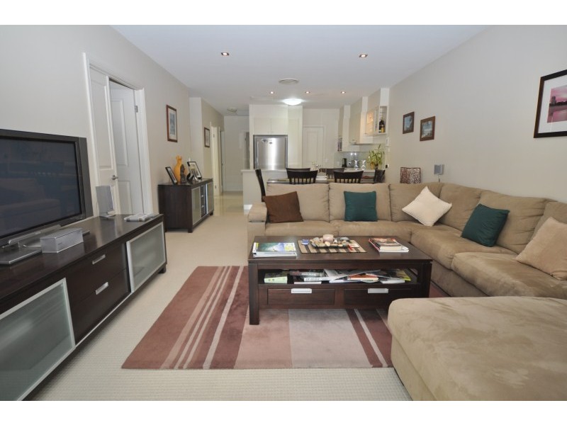 3/27 Gordon Street, Labrador QLD 4215