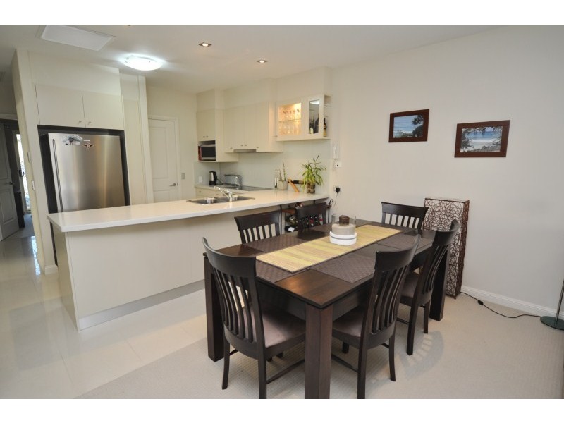 3/27 Gordon Street, Labrador QLD 4215