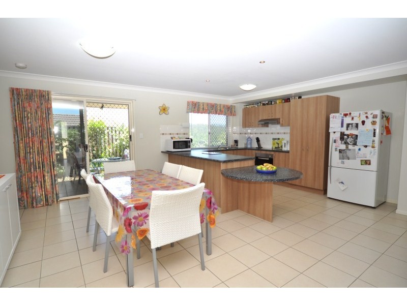 2/32 Buchanan Circuit, Oxenford QLD 4210