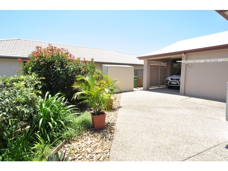 2/32 Buchanan Circuit, Oxenford QLD 4210