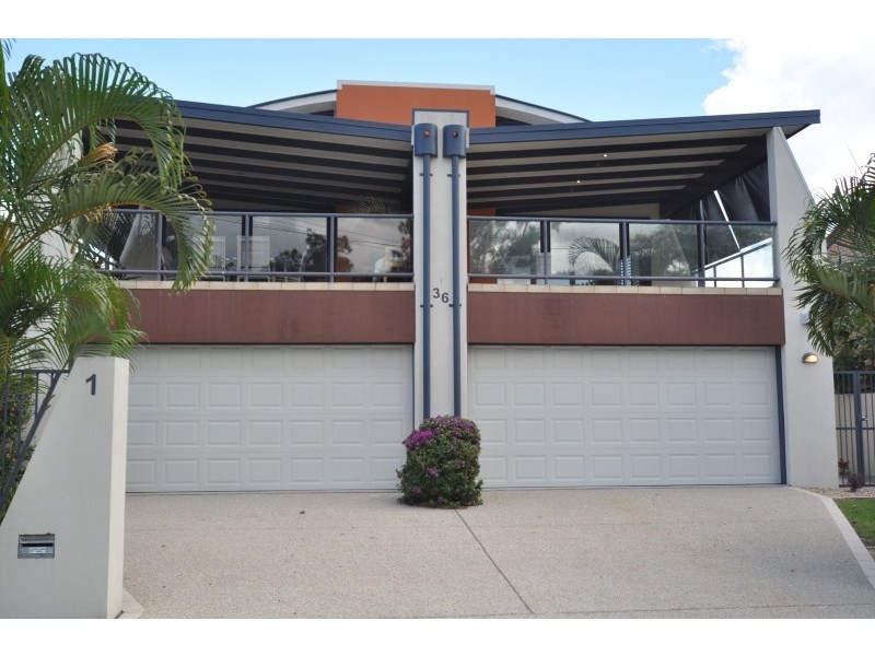 2/36 Poinsettia Avenue, Runaway Bay QLD 4216